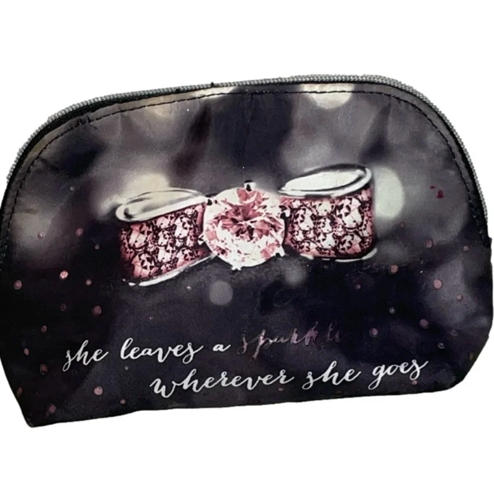 Bath and Body Works G little cosmetic bag good for beauty, tools/accessories